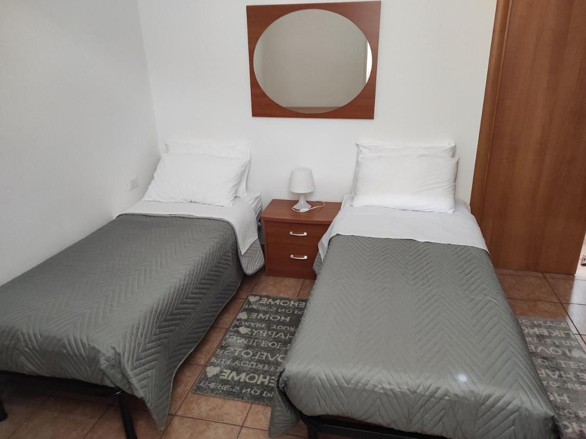 Casa Di Luca Apartment Lecco Luaran gambar
